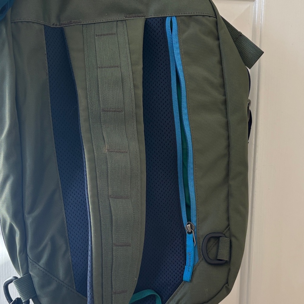 Cotopaxi Olive Green Crossbody Bag - Picture 5 of 6